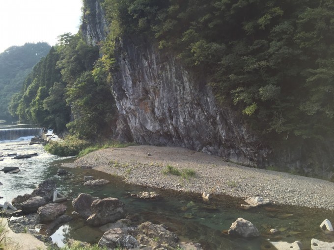 大分県の山奥の川